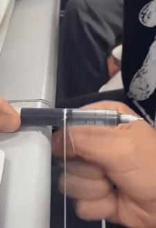 飞机上的马桶别乱用,飞机上的马桶为什么不容易粘