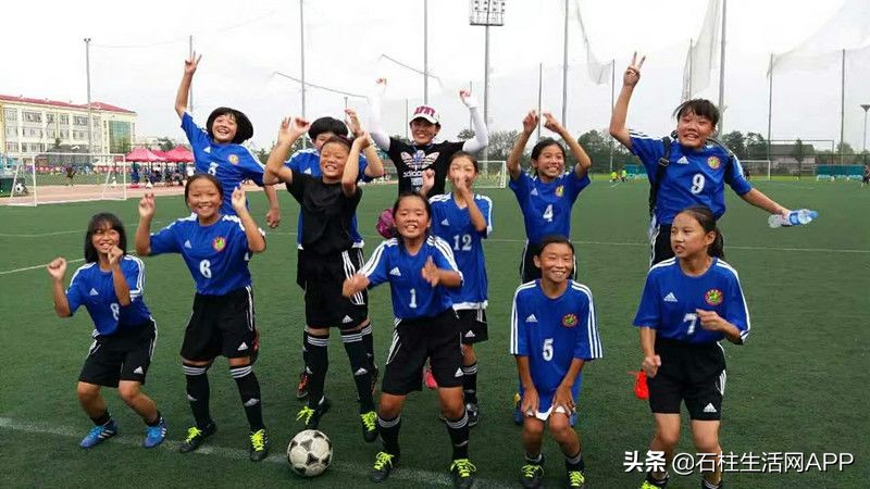 大山里面的儿童足球队,大山学校里的足球队