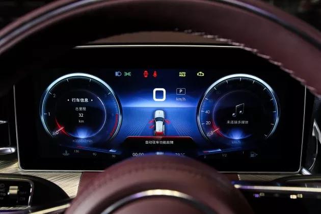 敢在人民大会堂开发布会的品牌看完我大写的服了