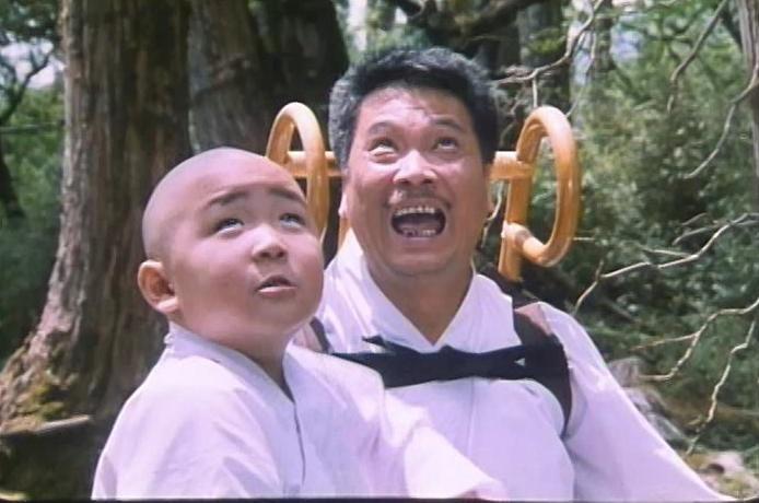 少林足球吴孟达被踩头幕后,乌龙院吴孟达被扔石头