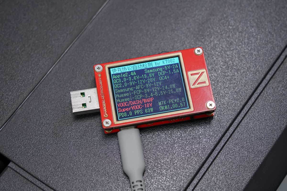 外出露营用电全靠它,电霸级别电小二户外电源1800W测评