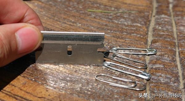 荒野求生手册：怎么制作一个户外求生宝盒edc，具体用法讲解