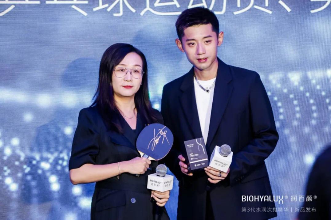 和唐九洲解锁死海护肤秘密,金秋美妆新品盘点