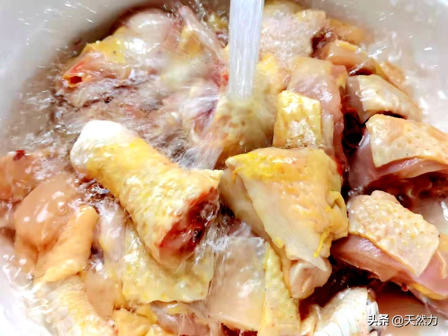 炒鸡怎么做不腥又好吃,炒鸡怎么做才能又香又嫩