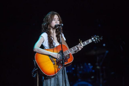 台湾歌坛天后被爆恋情,陈绮贞在台湾红的程度