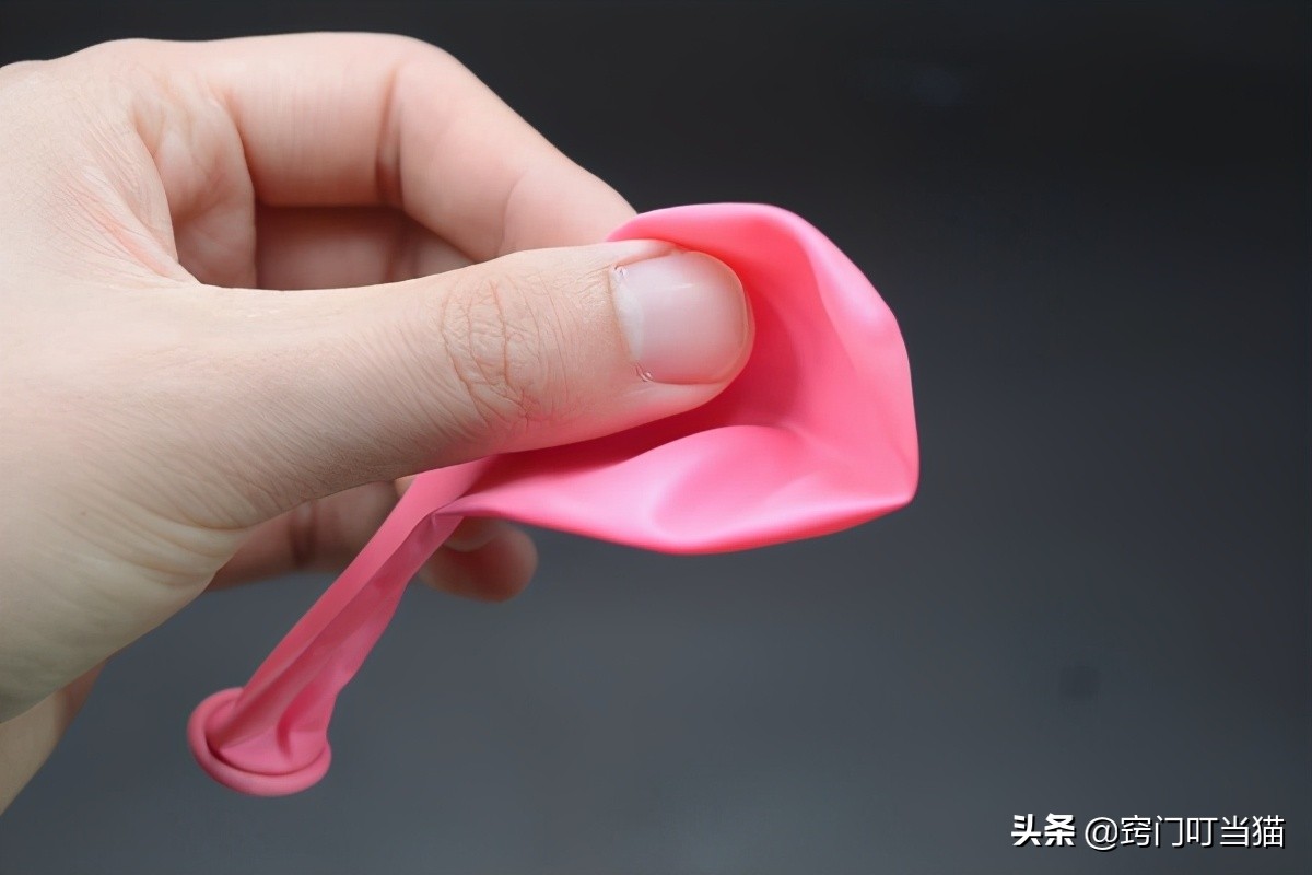 气球套在瓶子底下,气球装在塑料瓶有什么用