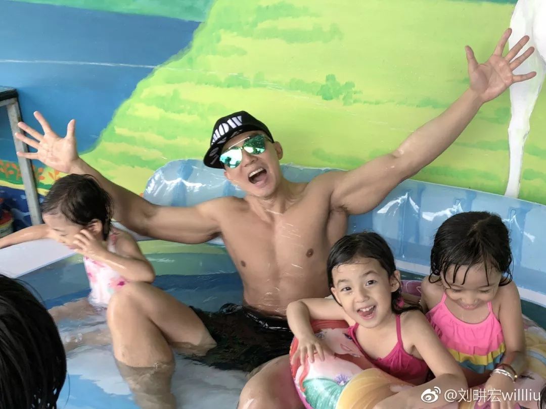 周杰伦自己拍的视频,周杰伦婴儿照