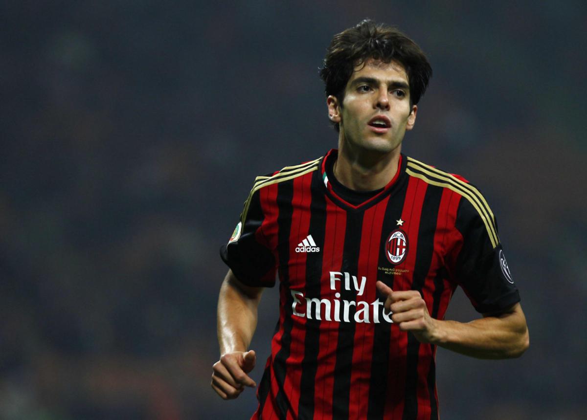 传奇落幕巴西球星卡卡宣布退役,实况足球2024传奇卡卡