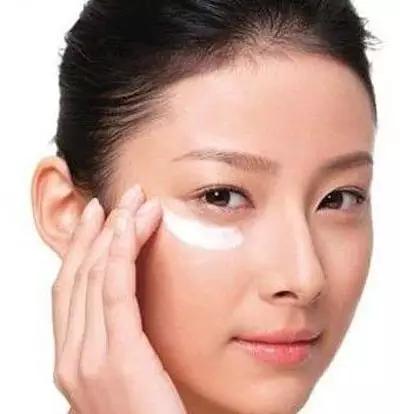 怎么会长脂肪粒啊,脸为啥会长脂肪粒