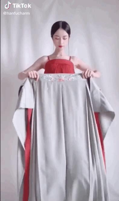 中国街拍让外国人震撼的视频,让外国人惊艳的穿着中国街拍