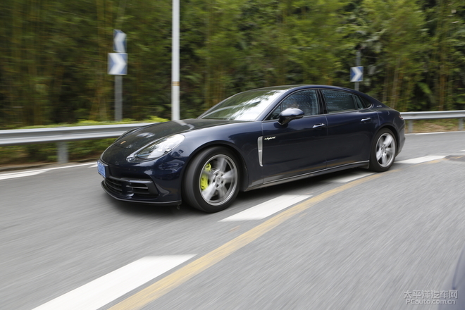 保时捷panamera混动深度测试 (全新保时捷panamera4s 2.9t试驾感受)