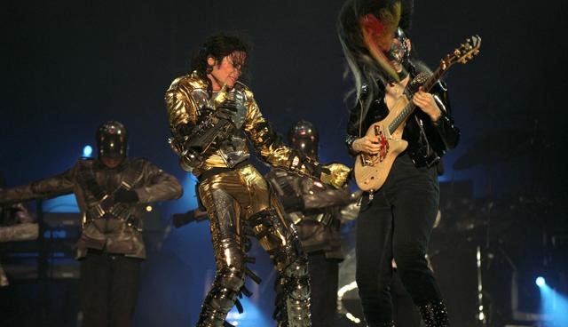 很像迈克尔杰克逊的小男孩,永远的孩童迈克尔杰克逊