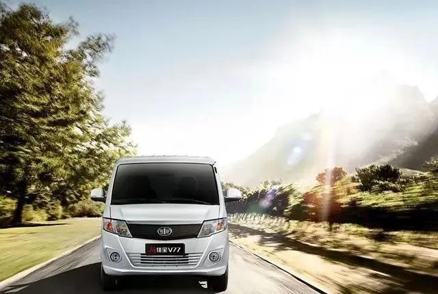 佳宝V77车型,3万能买到的新能源面包车