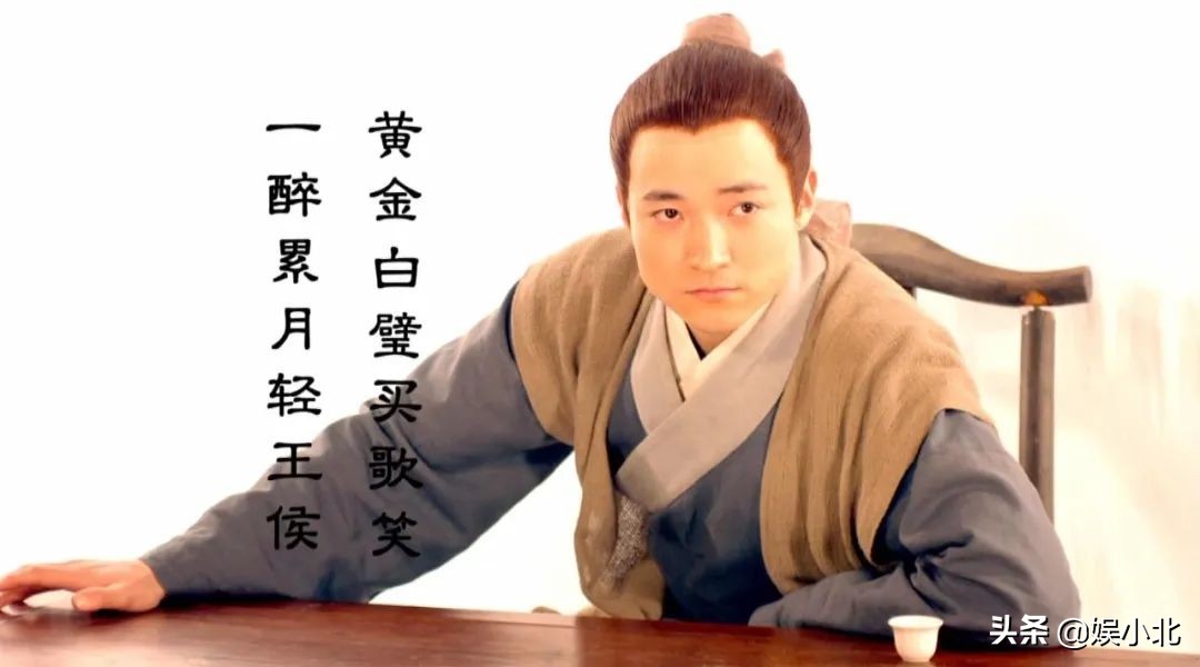 成名后爸爸去世，不婚却爱上小10岁女主播，“吕秀才”的跌宕人生