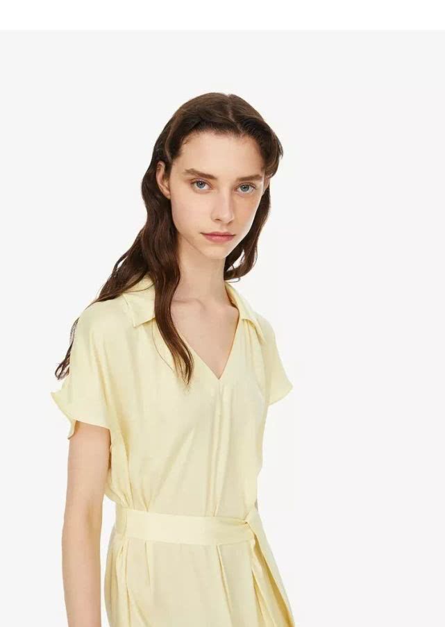 zara值得入手的连衣裙,zara新出的牛仔开叉连衣裙