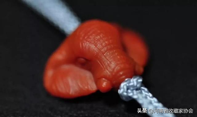 檀香木手串如何保养才能越来越亮,沉香手串如何保养这几点要牢记