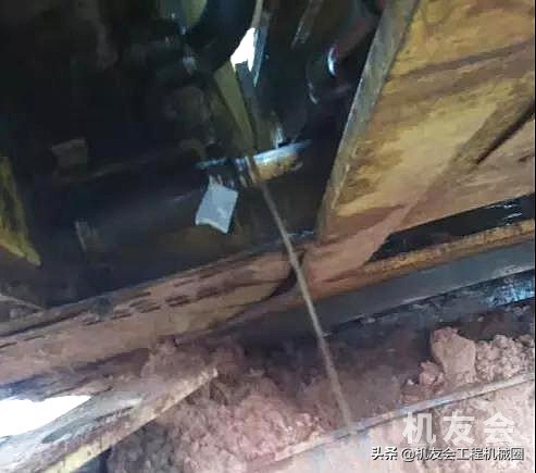 趁夏天还没到，花12块钱搞定挖机水温过高的问题吧