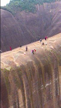 网上买的连衣裙到货了,店家连夜打电话跪求删除好评照片太尴尬了