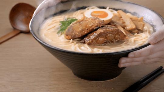 味千拉面大骨熬汤50年,日本味千拉面大骨熬汤