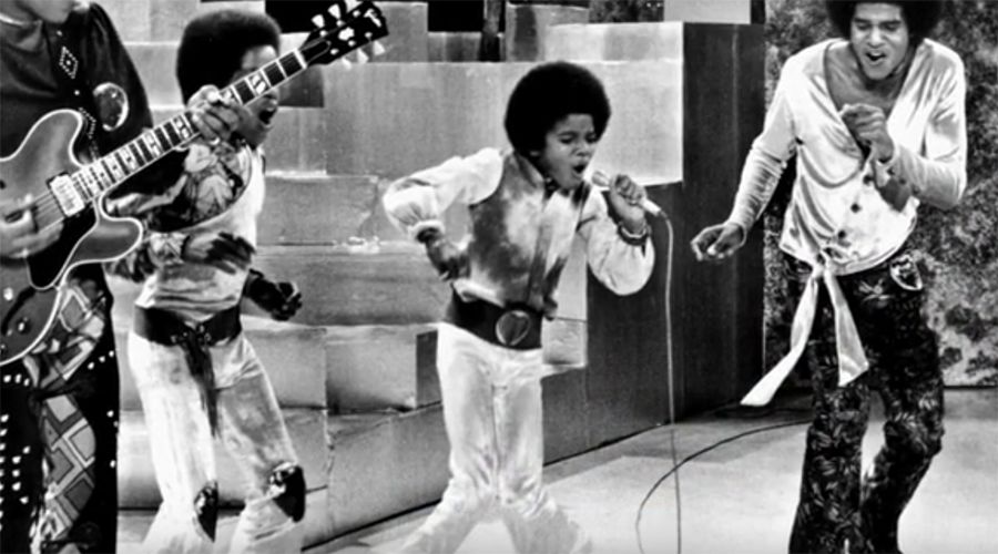 迈克尔杰克逊走在乡间,迈克尔杰克逊太空漫步者影片