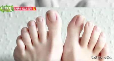 怎么量自己的脚的长度,怎样测量脚的长度比较标准