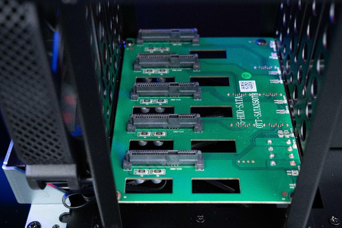 乔思伯n1和v11有什么区别,乔思伯n1机箱