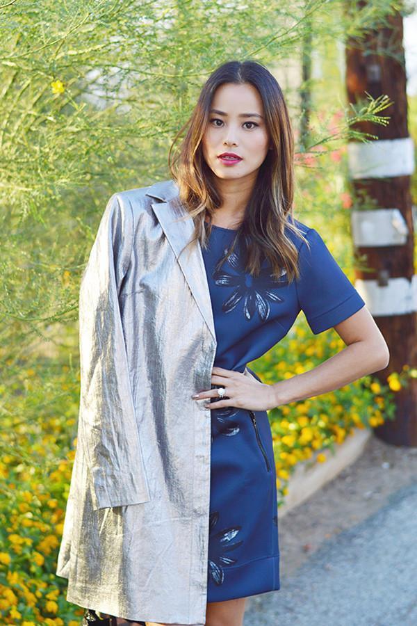 这才是真正时髦又实用的黑白灰,黑白灰银灰三色搭配好看吗