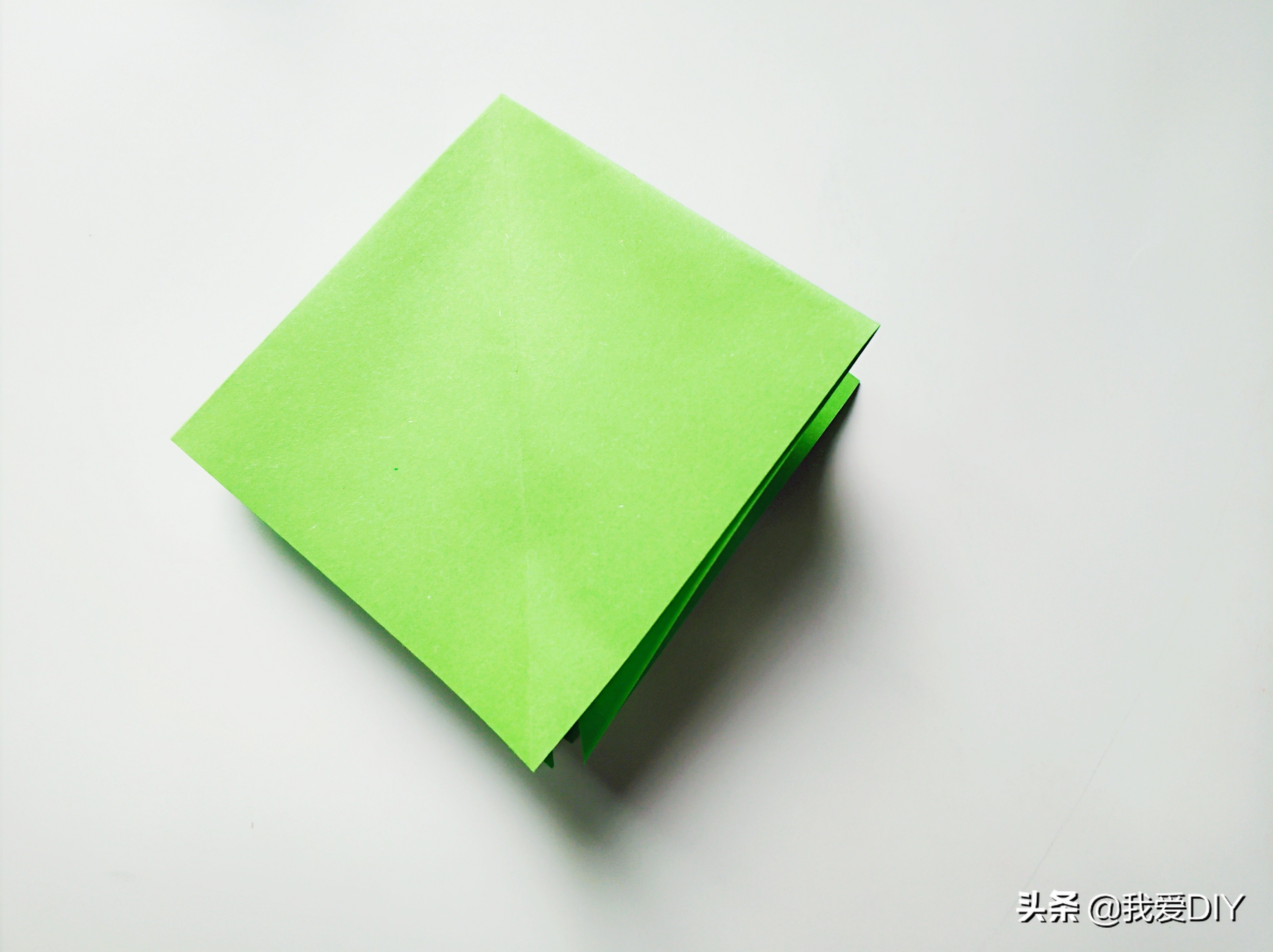 小燕子教大家折礼物盒,小燕子折法慢放视频