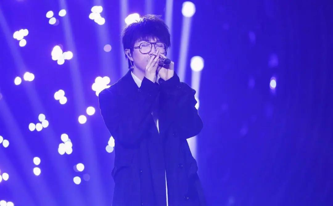 翻唱《拥抱》超好听粉丝激动奔走相告：祝贺毛不易唱吧重出江湖