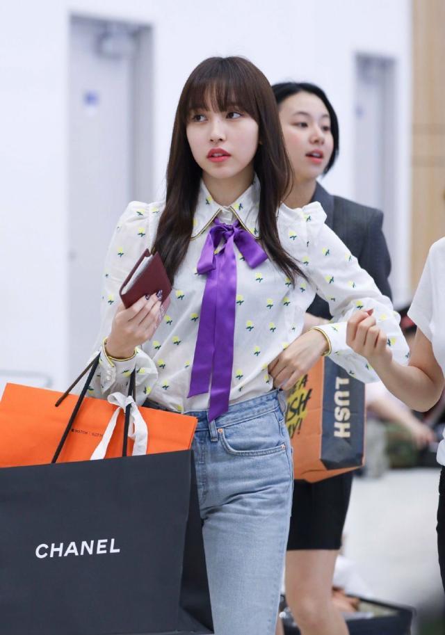 名井南是twice什么担当,twice名井南帅气