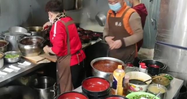 成都板凳面馆,成都板凳牛肉面