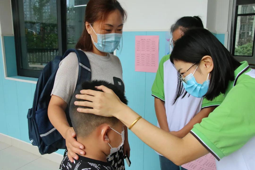 华山路小学新生一年级入学仪式,云兴小学城东分校招生标准