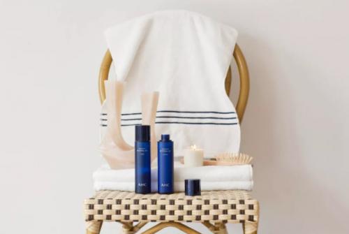 ahc护肤品哪一款好用,护肤品真实测评博主ahc水乳