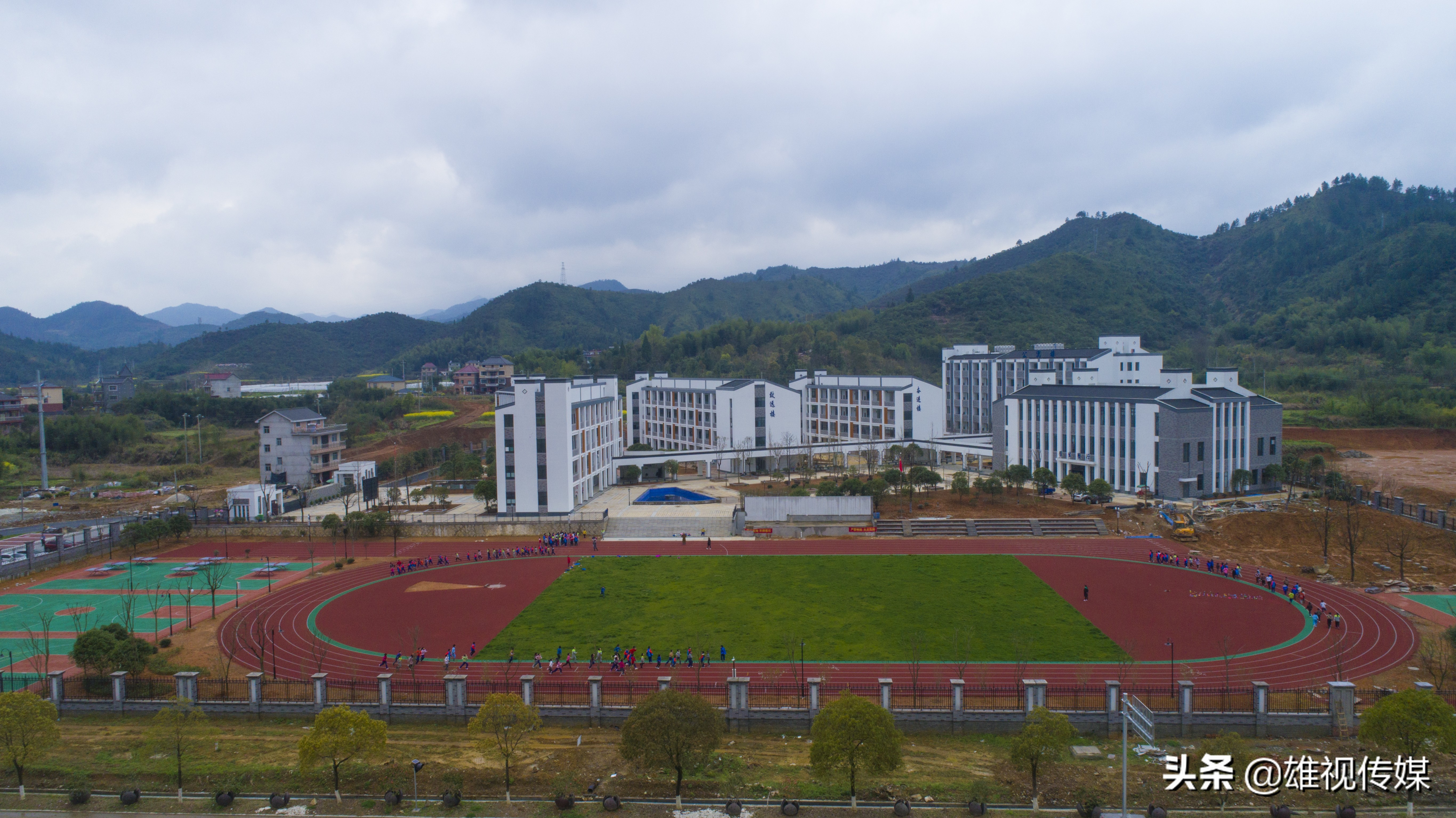 常山县芳村镇中心小学校服,常山县芳村镇中心小学