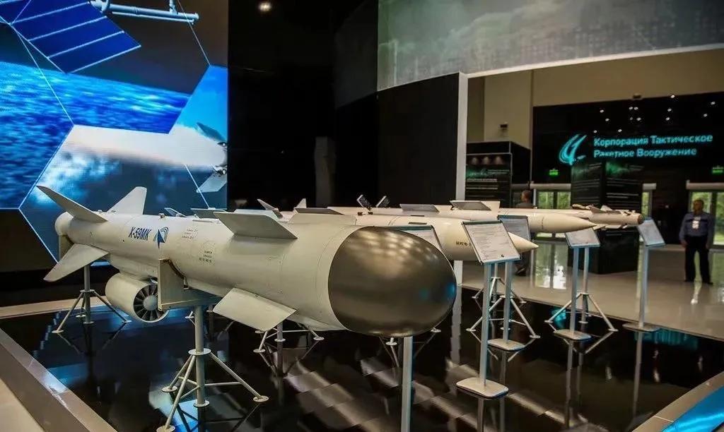 俄最新型空地导弹展示,kh-59mkm空射巡航导弹