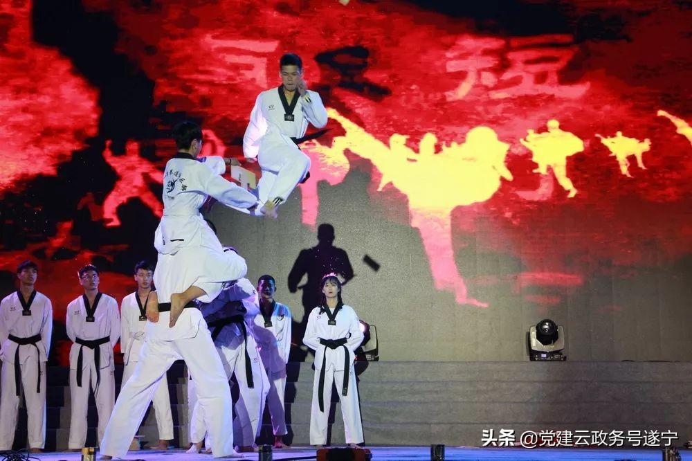 绛戞ⅵ闈掓槬鎵竼璧疯埅鏂囪壓鏅氫細,绛戞ⅵ闈掓槬鎵竼璧疯埅鏂囪壓姹囨紨