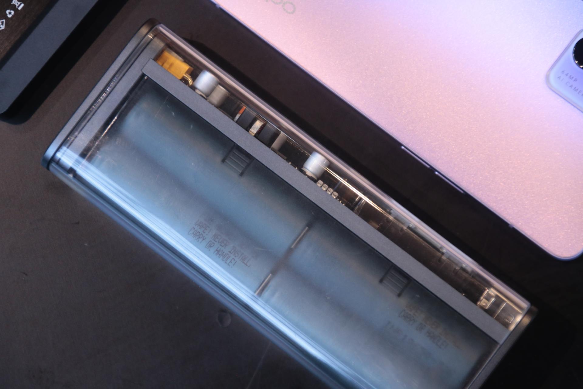 除了超高颜值,闪极卖千元的勇气是什么?一枝独秀