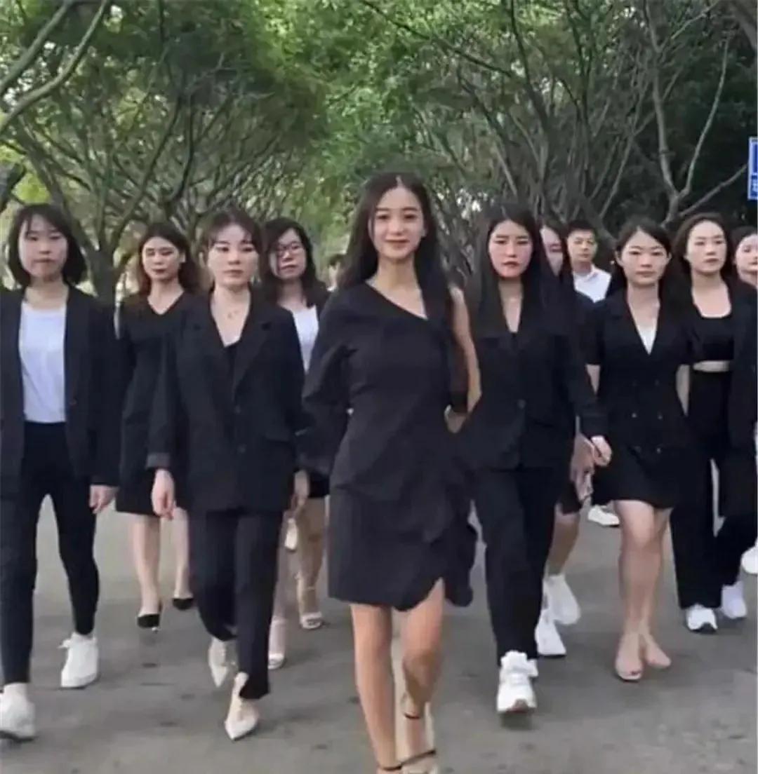 iphone工厂组装流程,iphone组装工厂流水线