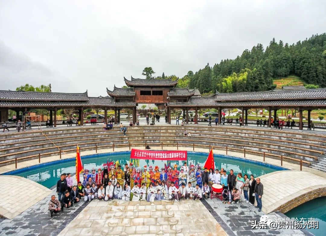 教书育人爱岗敬业关爱学生,呕心沥血育桃李优秀教师事迹