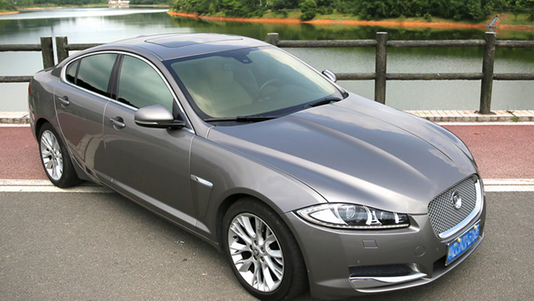 夏天车里没有空调怎么降温,夏季如何降低车内温度