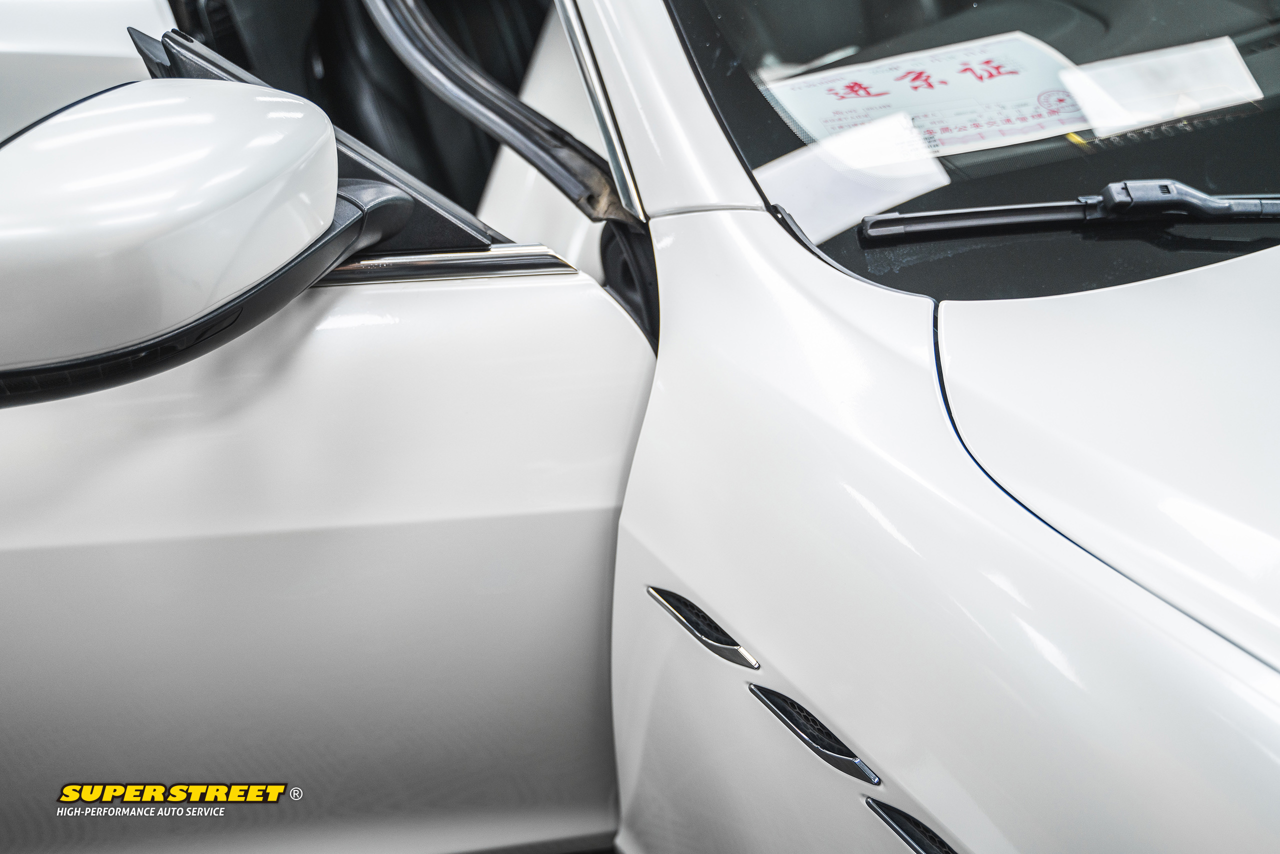 玛莎拉蒂吉博力汽车贴膜改色,superstreet改装