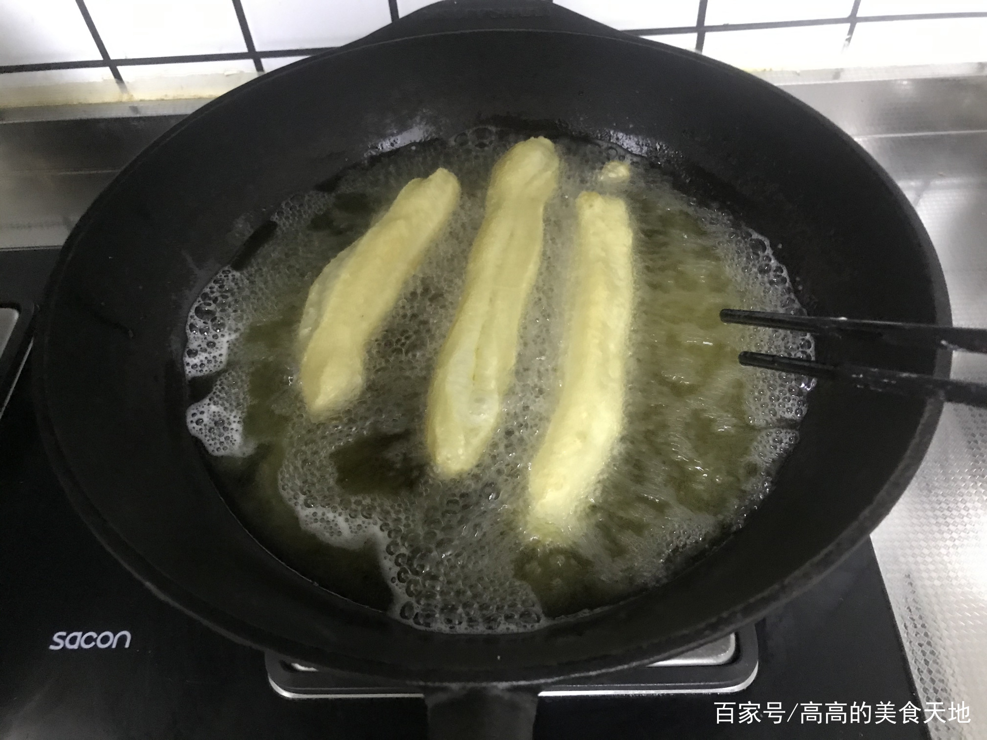 花1000学的炸油条做法,香酥油条配方和制作方法