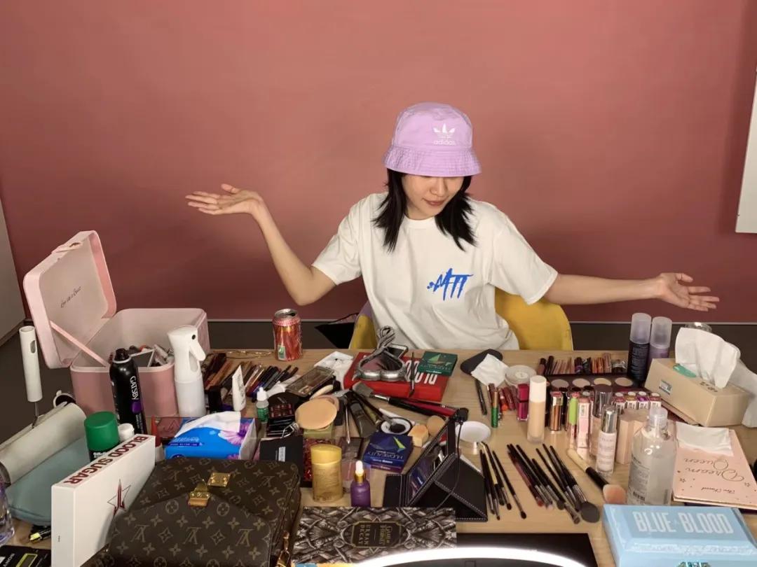 明明能靠脸非要靠实力,明明可以靠脸非要用实力来证明