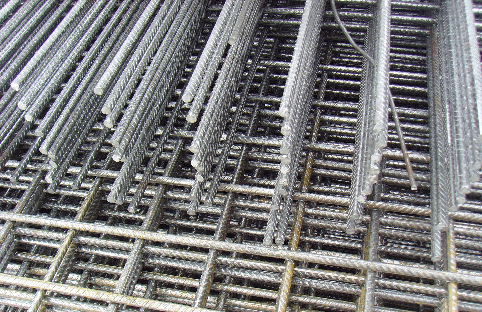 钢筋外露是质量问题吗,钢筋外露存在缺陷怎么处理