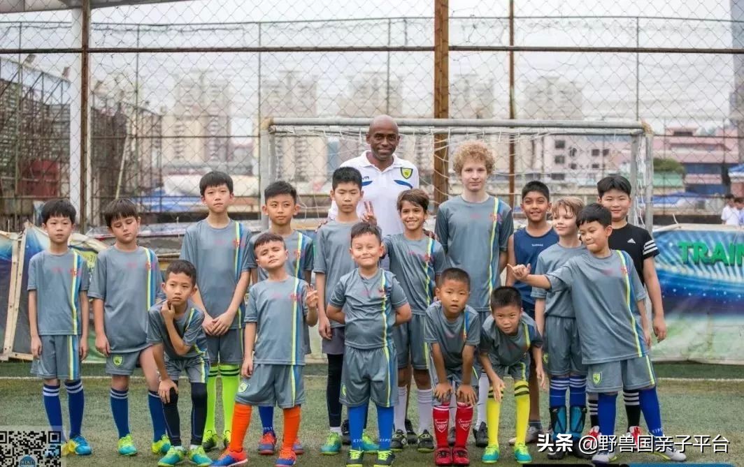 把最纯正意大利足球带来东莞，这个爸爸说足球应该这样学