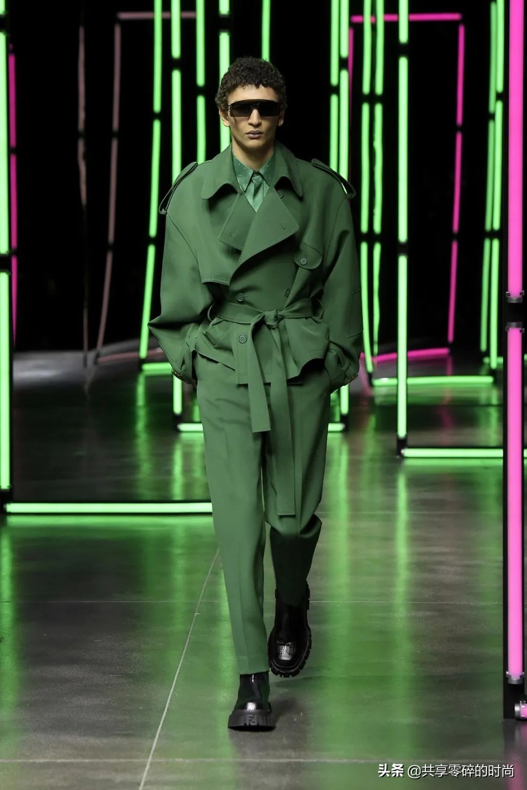 fendi芬迪2023年春夏男装时装秀,最潮流fendi2020秋冬系列时装
