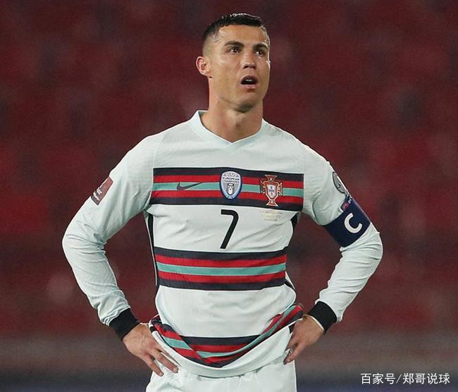 裁判误判c罗暴怒,裁判判点球c罗澄清不是犯规视频