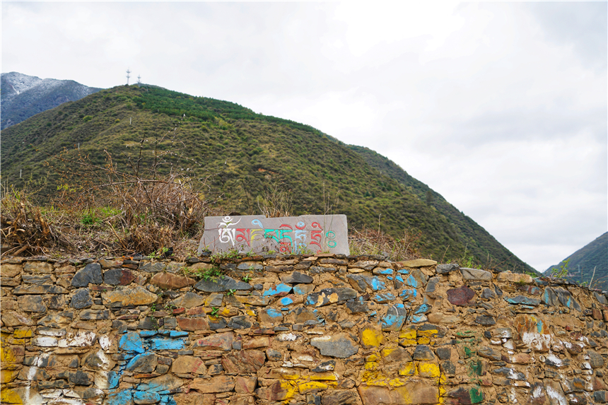 四川境内被誉为小布达拉宫的寺庙,四川布达拉宫游玩攻略