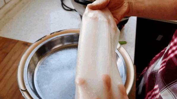 懒人凉皮面糊要注意什么,平底锅凉皮做出来发粘开裂