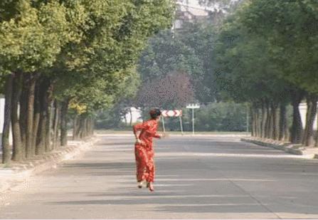 消失15年的万人迷又上热搜,这才是隐藏最深的女性教科书